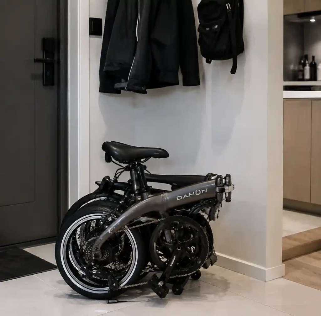 Folding Electric Bicycle Compact Storage Apartment